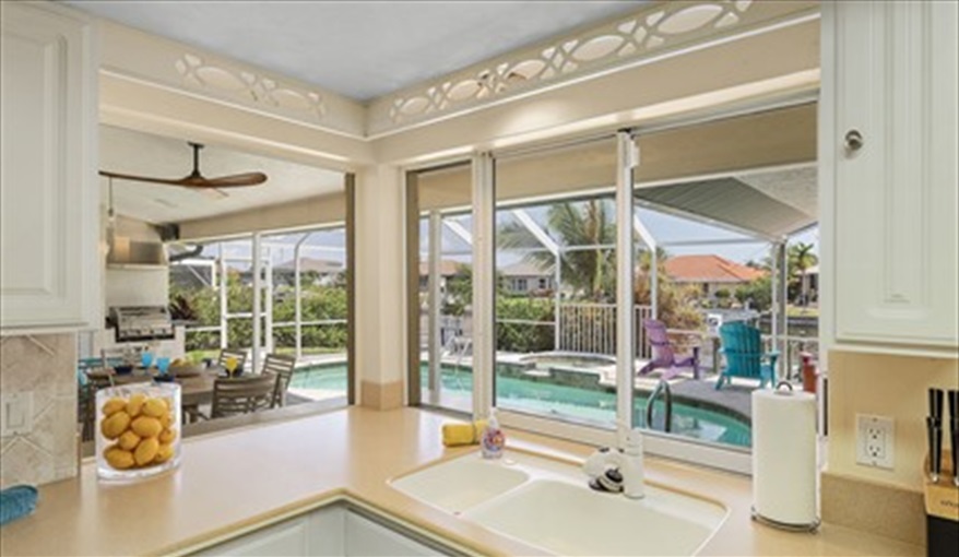 Villa Tropical Palms - SW Cape - South Facing W/front Home in Cape Coral, Cape Coral, Gulf Coast