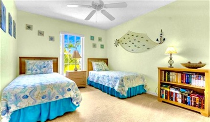Twin bedroom. ref 996PF. Stunning villa. South facing pool. Pet friendly in Town Centre Reserve, Davenport, Orlando